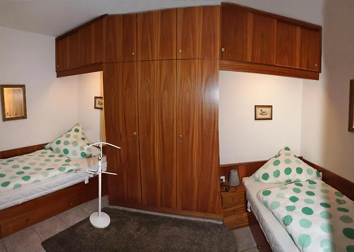 Ter 304 - Terrassenhuegel -teilseeblick *