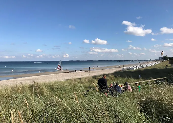 Ter 304 - Terrassenhuegel -teilseeblick Scharbeutz